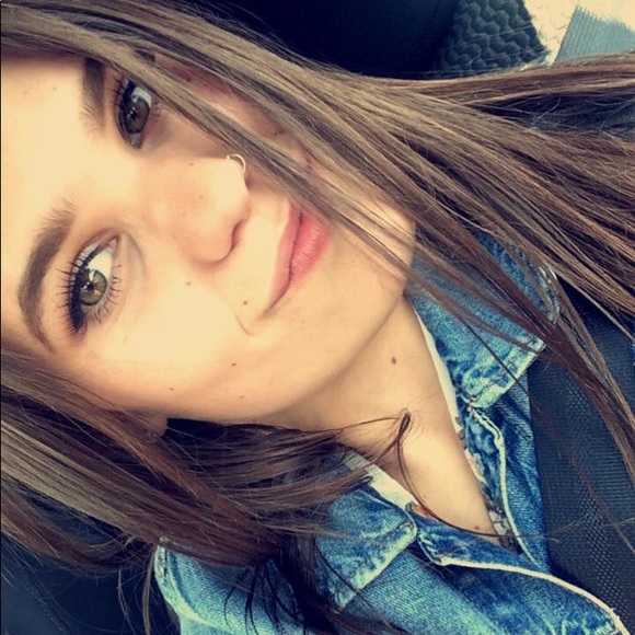 Meet your Posher, Kaitlin - Picture 1 of 1